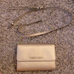 Michael kors crossbody